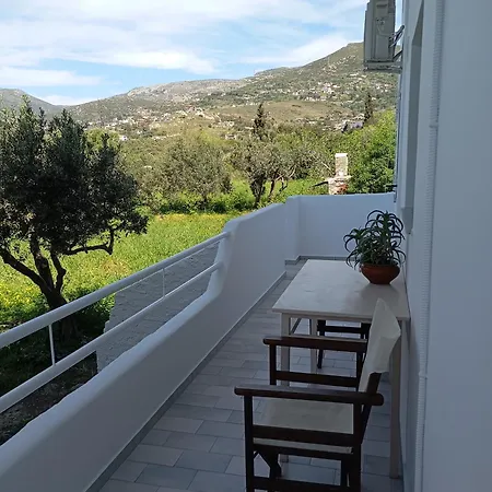 House Apartman Kárisztosz